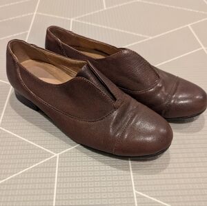 Comfy Naturalizer Slip-on Oxfords